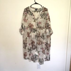 Hi-lo torrid floral blouse size 3